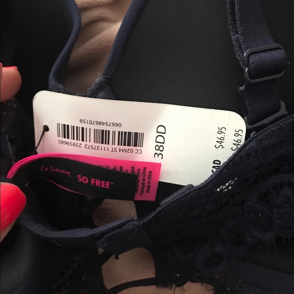 Bras - Picture 3 of 5